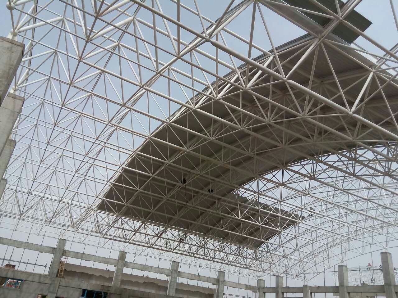 荥阳青岛一汽网架
